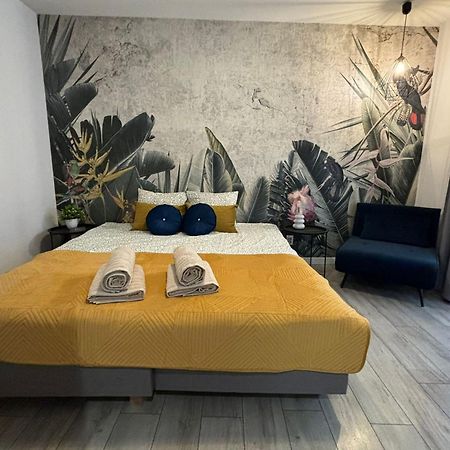 Wow! Paradise Aparthotel Krakow Exterior photo
